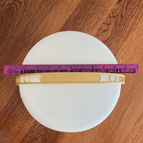 Tupperware Cake Keeper - Picture 6 of 6